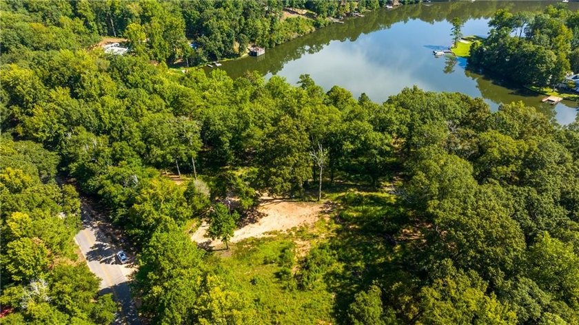 4.41 acre lot on Lake Harding with over 800 feet of waterfront - photo 7