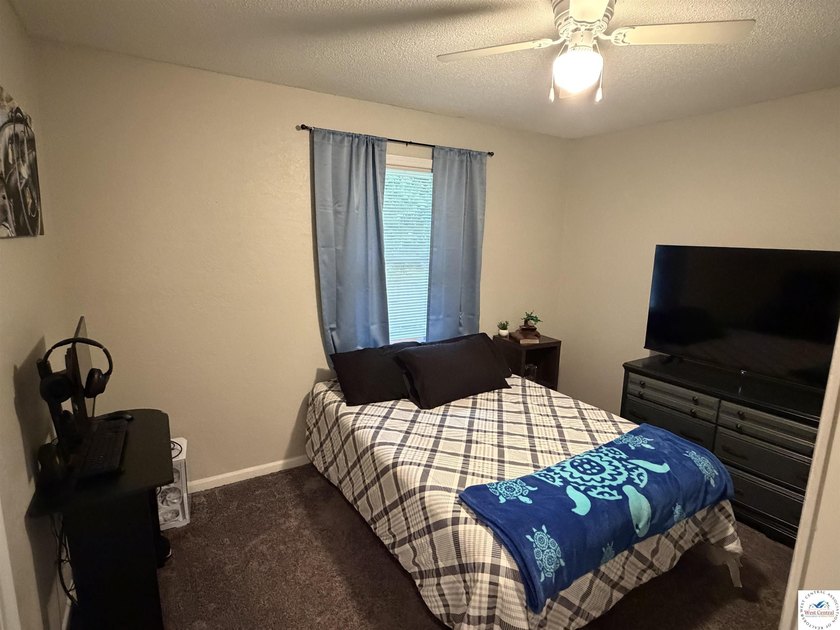 **Beautifully Updated Ranch Home in Warsaw, Missouri - Move-In - photo 10