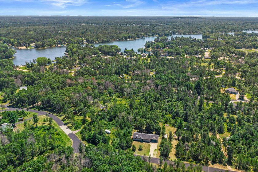 Whether you're searching for a year-round home or the perfect - photo 4