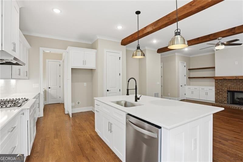 Welcome to this beautifully designed luxury townhome located in - photo 9