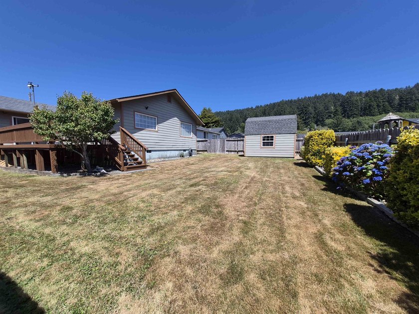 Beautifully Maintained Home Near the Ocean &amp; Redwood National - photo 12