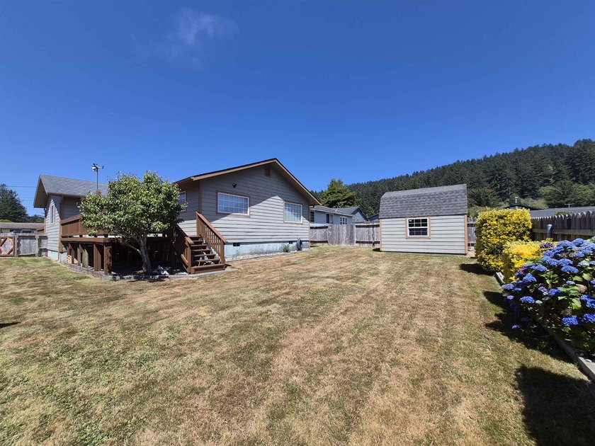Beautifully Maintained Home Near the Ocean &amp; Redwood National - photo 18