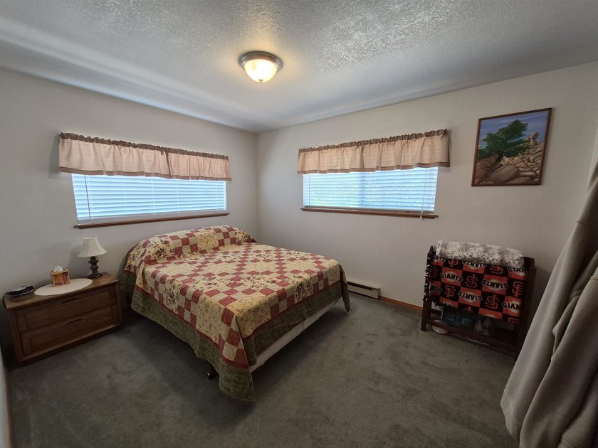 Beautifully Maintained Home Near the Ocean &amp; Redwood National - photo 29
