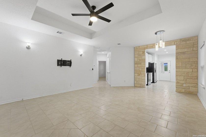 Welcome to this beautifully designed single-story home offering - photo 4