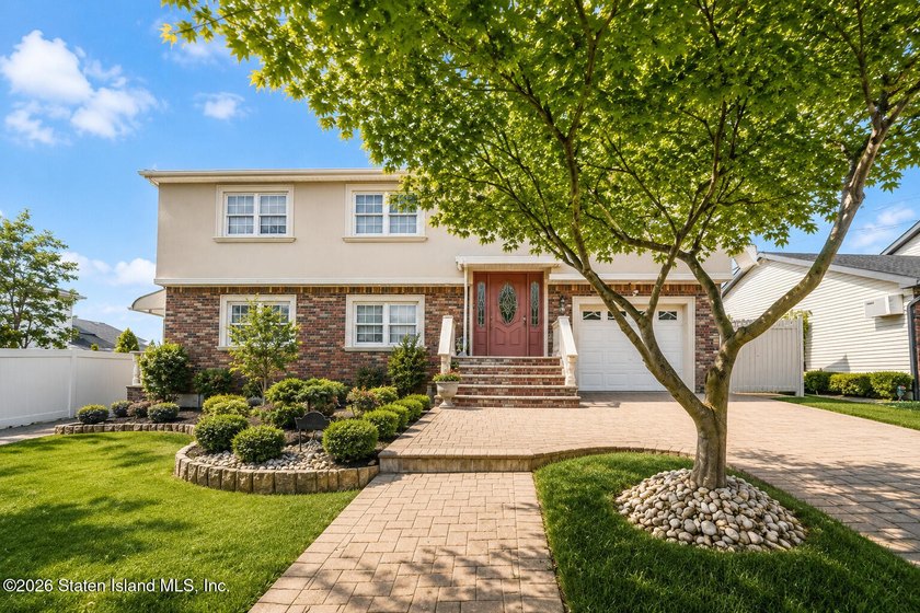 Welcome to 43 Valdemar Avenue, located in the highly - photo 4