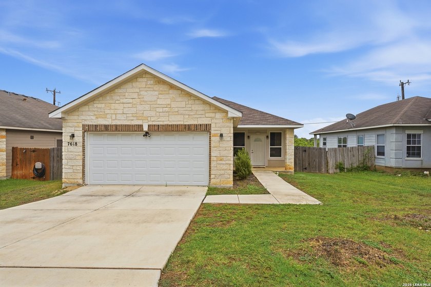 Welcome to this beautifully designed single-story home offering - photo 6