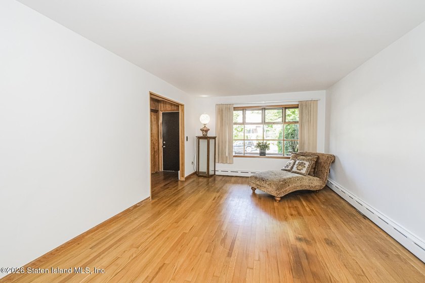 Custom two family detached home located in the exclusive - photo 3