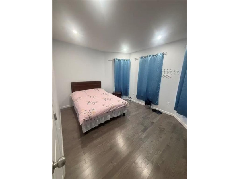 Excellent 5-family brick attached house in the heart of Sunset - photo 4
