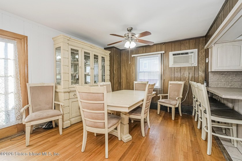 Custom two family detached home located in the exclusive - photo 10