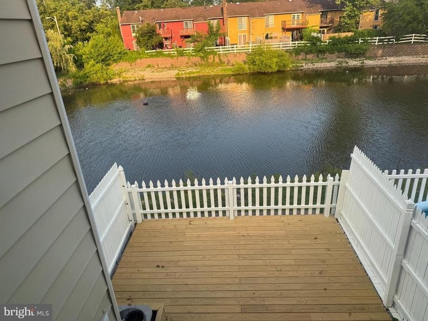 Move right into this beautifully updated 2-bedroom, 1.5-bath - photo 14