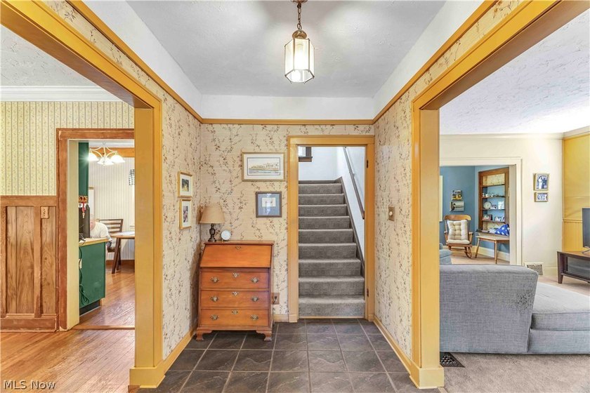 Welcome home to this charming 4-bedroom, 2 full bath Colonial - photo 16