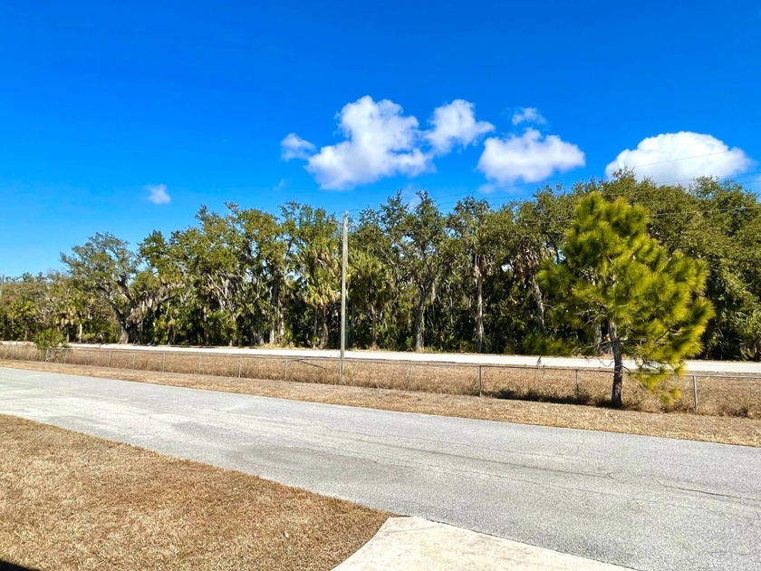 PRICED RIGHT &amp; MOVE-IN READY!! Welcome to this charming 2BD/2BA - photo 17