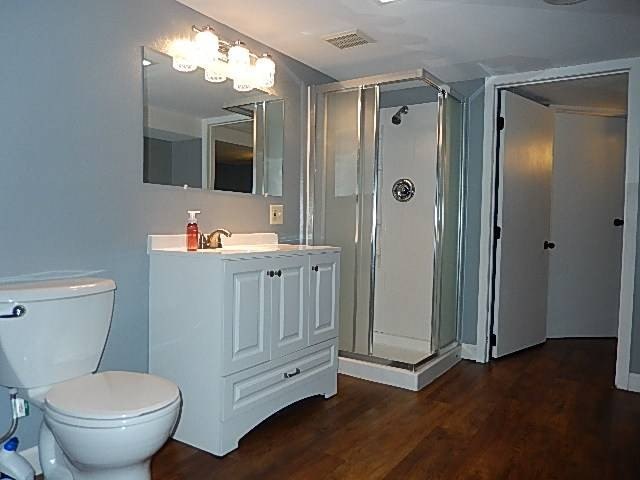 Charming home with wonderful space and many bedrooms. Main floor - photo 22