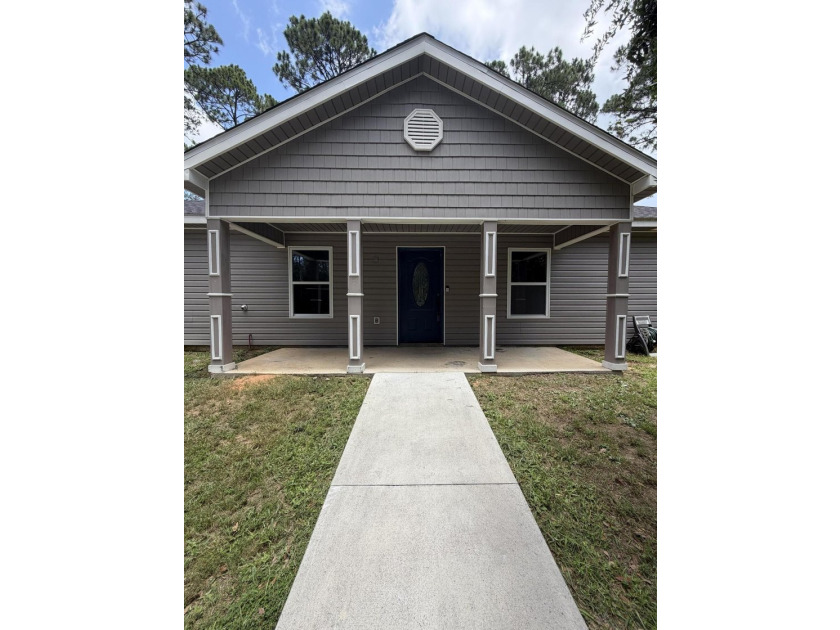 Welcome to 130 Emmons Lane, a beautifully maintained, newer - photo 4