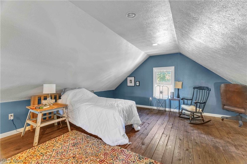 Welcome home to this charming 4-bedroom, 2 full bath Colonial - photo 29