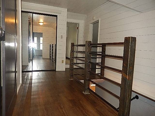 Charming home with wonderful space and many bedrooms. Main floor - photo 31