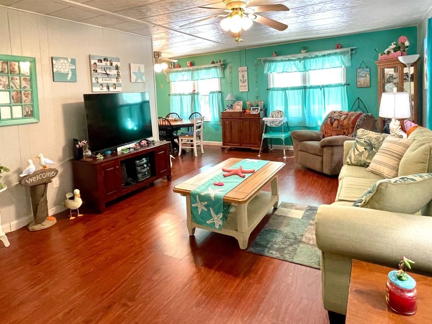 PRICED RIGHT &amp; MOVE-IN READY!! Welcome to this charming 2BD/2BA - photo 40