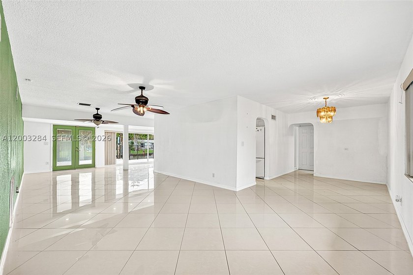 Welcome to waterfront living in the sought-after Jenada Isles - photo 8