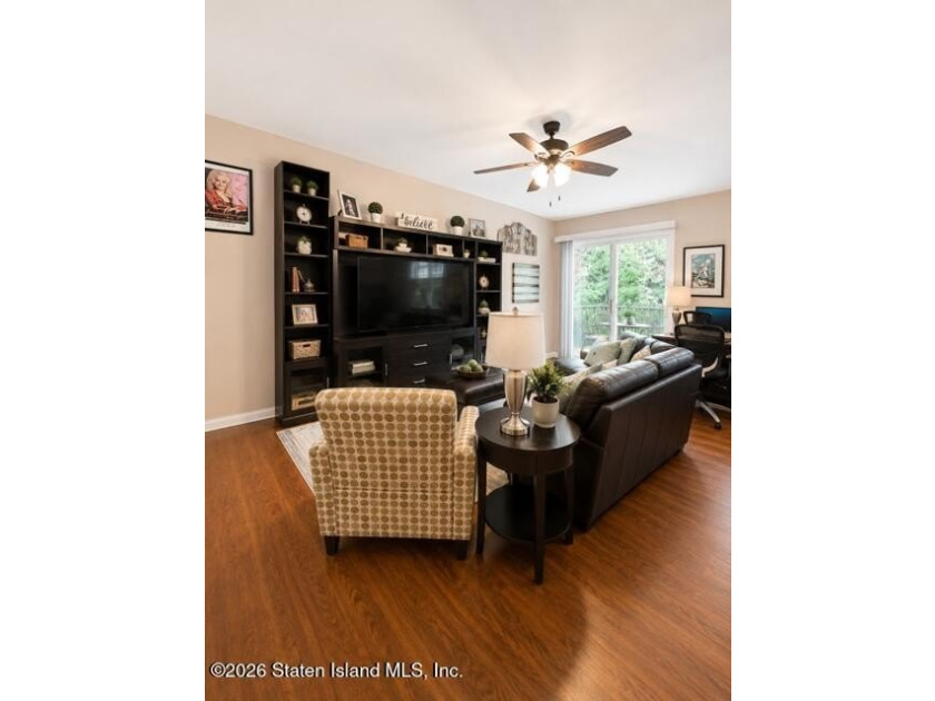 Updated 1-bedroom, 1-bath home featuring a modern kitchen, wood - photo 3