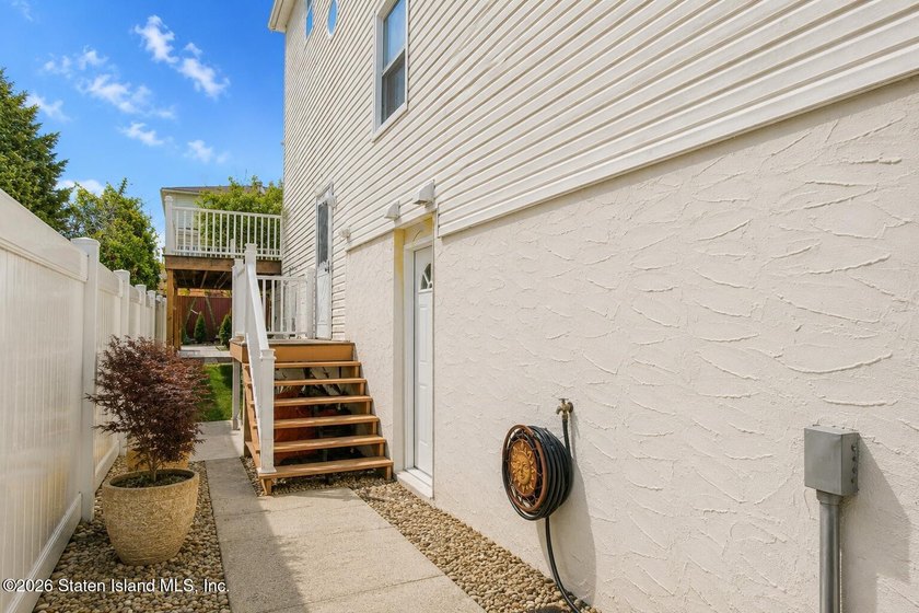 Welcome to 237 Brookfield Avenue, a spacious and well-maintained - photo 3