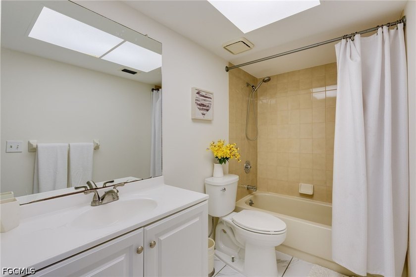 TURNKEY CONDO WATERFRONT LIVING WITH GULF ACCESS. This updated 2 - photo 14