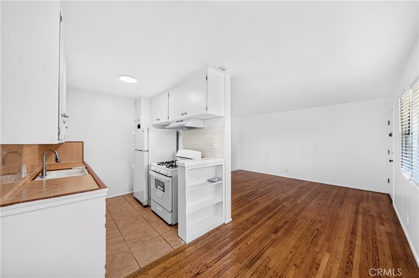 Welcome to 728 Cedar Ave #10, the only unit currently available - photo 14