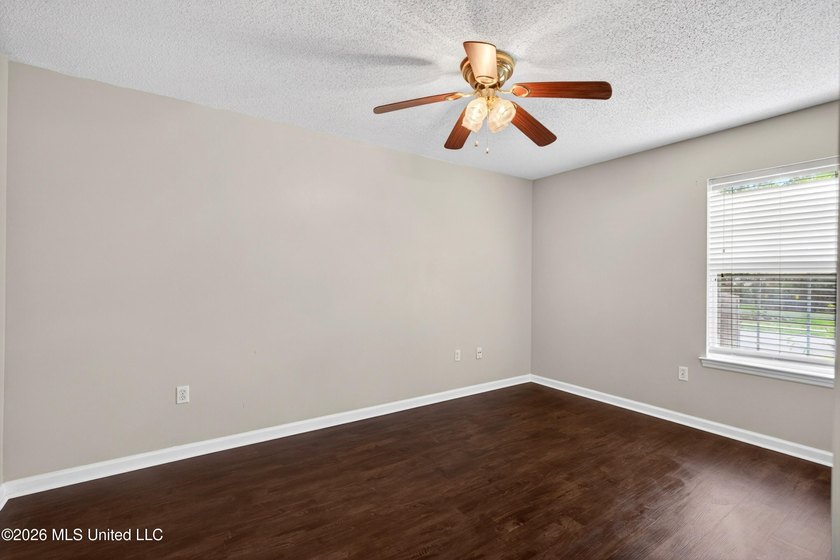 Cozy Home located on a sizable corner lot of Orange Grove in - photo 19