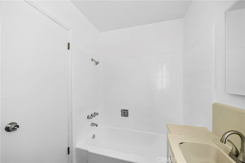 Welcome to 728 Cedar Ave #10, the only unit currently available - photo 21