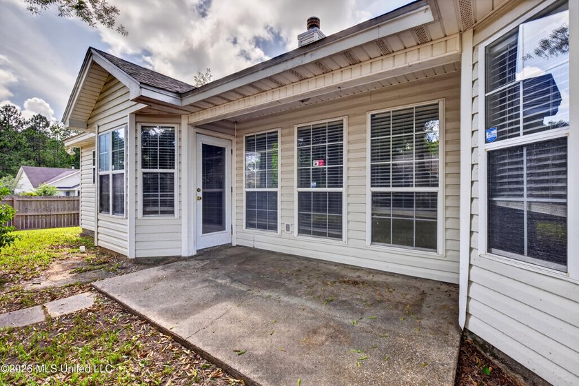 Cozy Home located on a sizable corner lot of Orange Grove in - photo 22