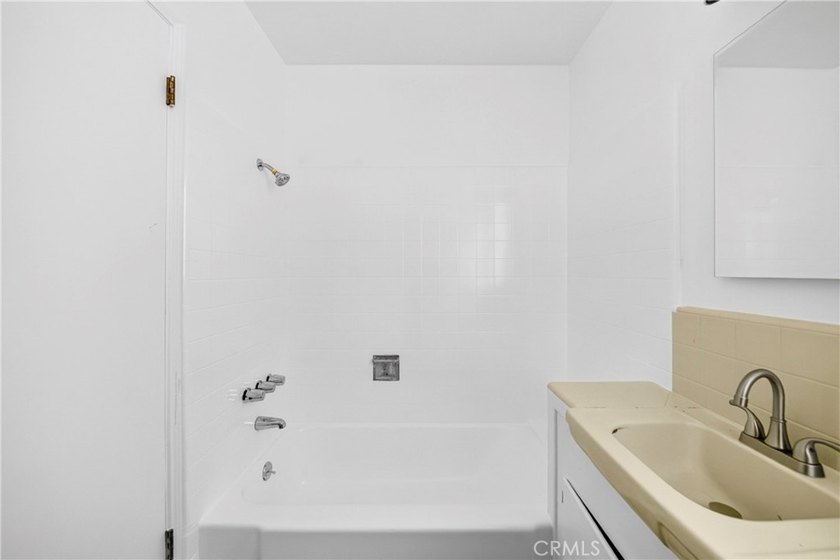 Welcome to 728 Cedar Ave #10, the only unit currently available - photo 23