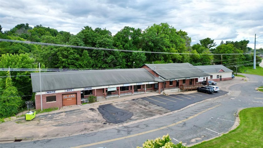 Exceptional investment opportunity in the heart of Menomonie! - photo 3