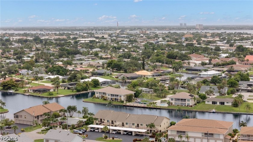 TURNKEY CONDO WATERFRONT LIVING WITH GULF ACCESS. This updated 2 - photo 24