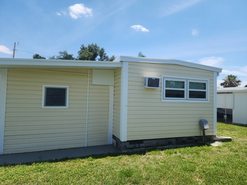 Welcome to this fully remodeled manufactured home in a wonderful - photo 3