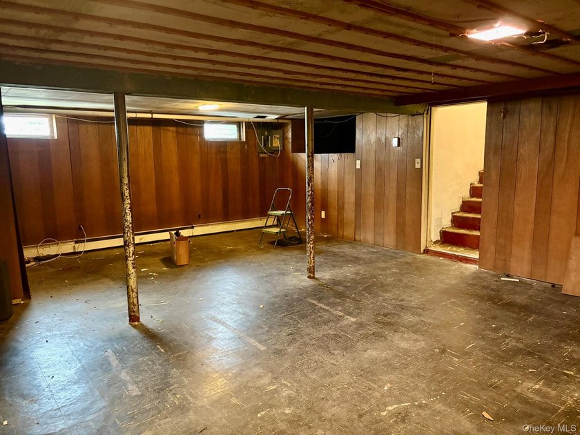 Welcome to this 3 bedroom Ranch on a desirable block in - photo 14