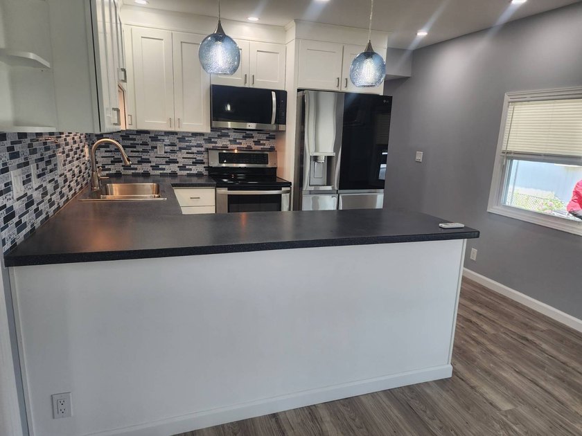 Welcome to this fully remodeled manufactured home in a wonderful - photo 5