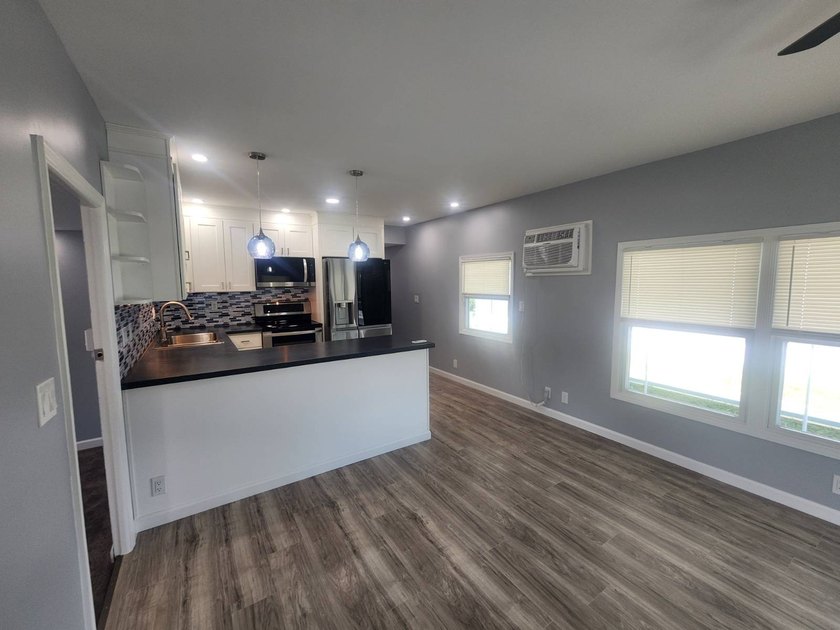 Welcome to this fully remodeled manufactured home in a wonderful - photo 9