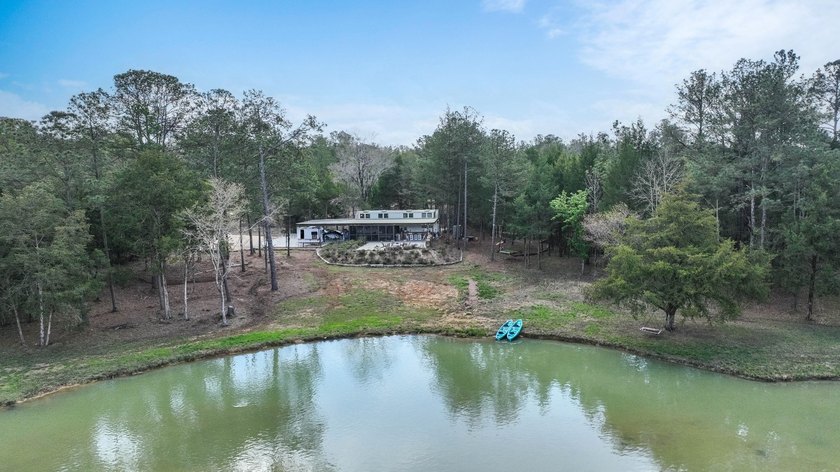 Cedar Pines Retreat offers a balance of convenience and privacy - photo 11