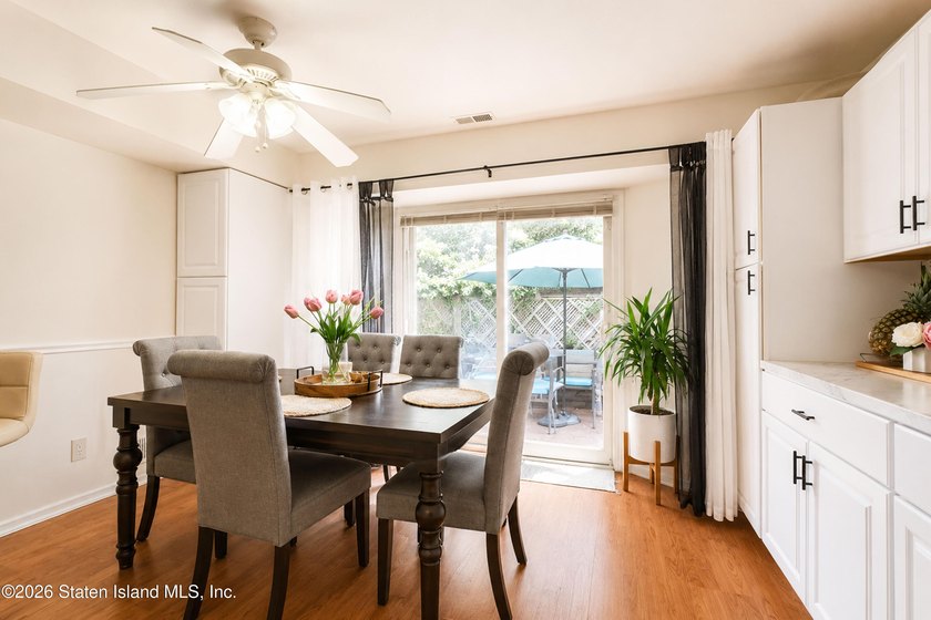 Welcome to this spacious and well-maintained two-bedroom condo - photo 6