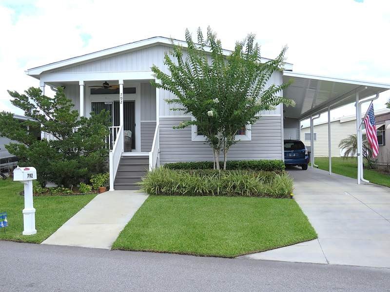 This very well appointed 3 bedroom 2 bath home is impressive - photo 2