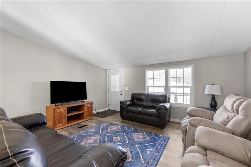 UNBEATABLE VALUE IN LINN VALLEY LAKES! Discover your dream - photo 11