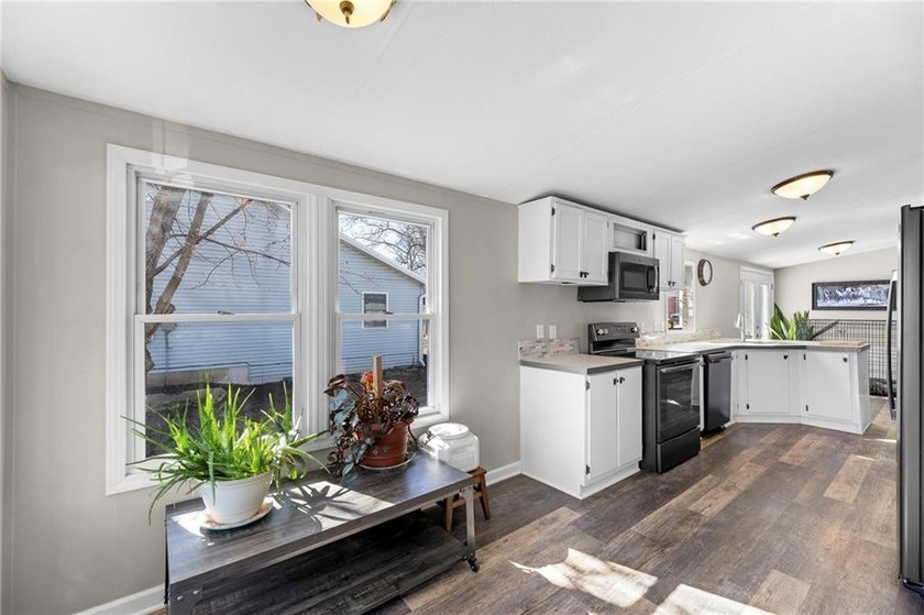 UNBEATABLE VALUE IN LINN VALLEY LAKES! Discover your dream - photo 19