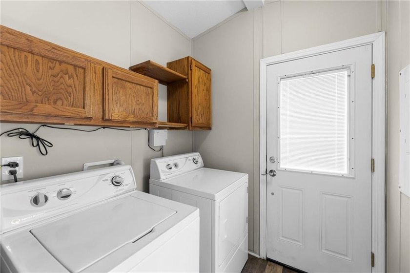 UNBEATABLE VALUE IN LINN VALLEY LAKES! Discover your dream - photo 29