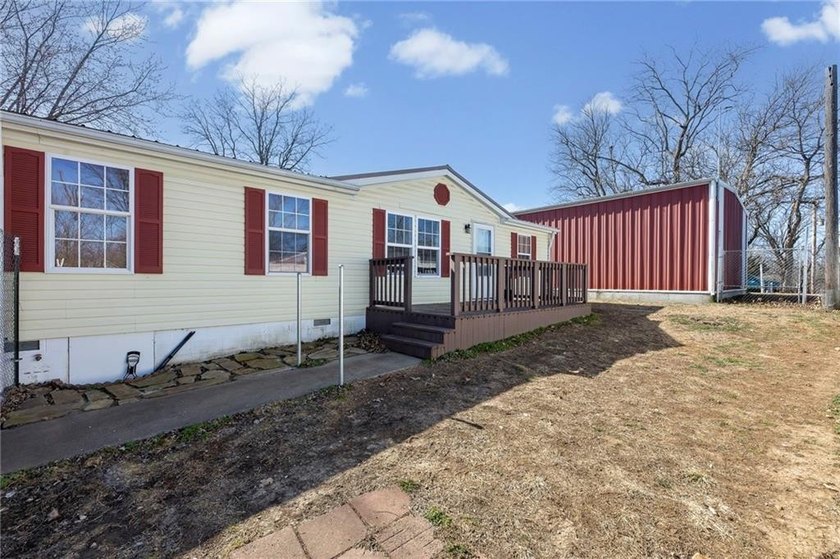 UNBEATABLE VALUE IN LINN VALLEY LAKES! Discover your dream - photo 33