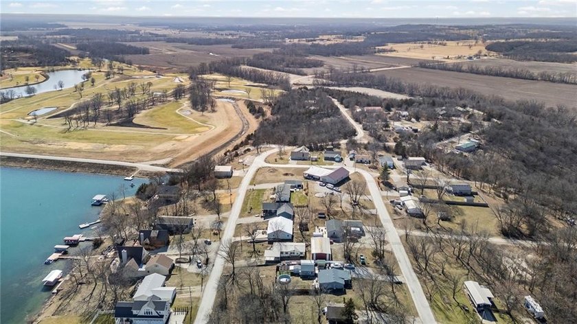 UNBEATABLE VALUE IN LINN VALLEY LAKES! Discover your dream - photo 44