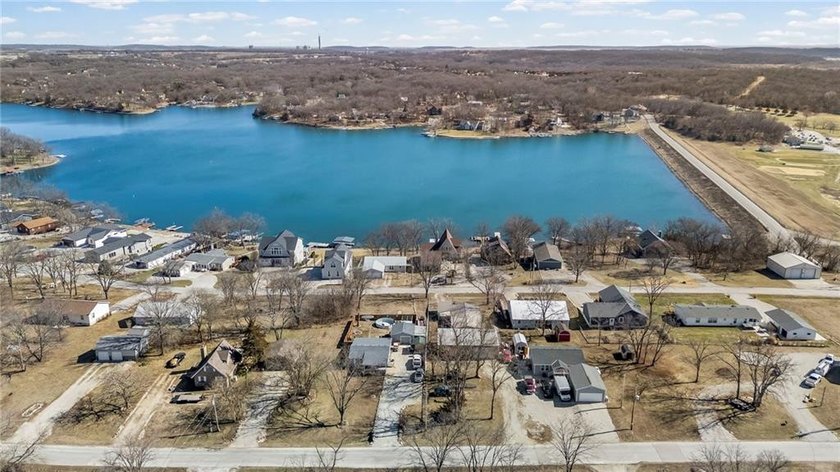 UNBEATABLE VALUE IN LINN VALLEY LAKES! Discover your dream - photo 50