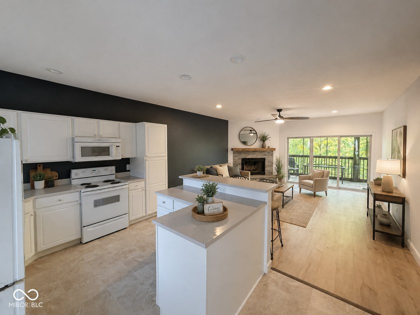 Welcome to 9640 S Bay Pointe Ct, Unit 11 in Bloomington, IN! - photo 4