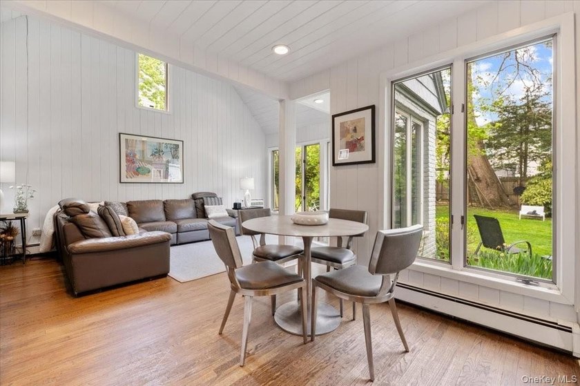 Welcome to this lovely side hall colonial boasting 4 bedrooms, 3 - photo 11