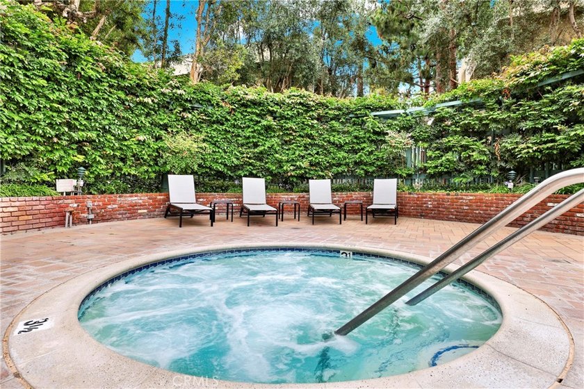 Welcome to your own peaceful retreat where lush greenery - photo 28