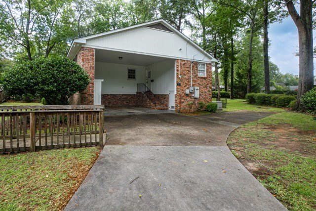 Large 4 bedroom home on a corner lot in Alice dr school - photo 4