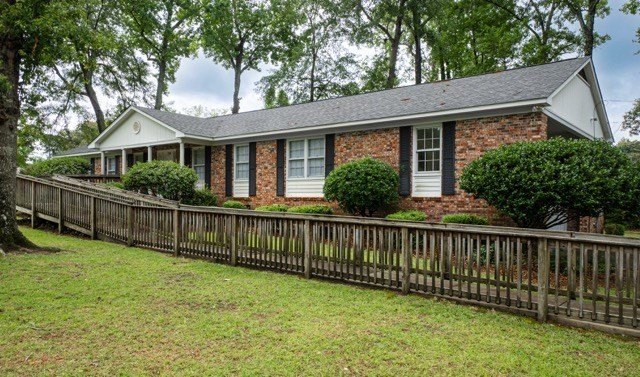 Large 4 bedroom home on a corner lot in Alice dr school - photo 5